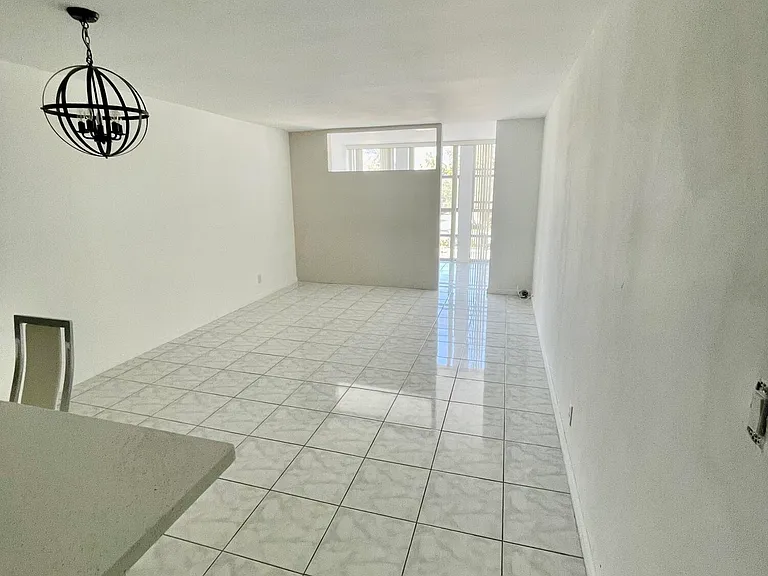 2000 Atlantic Shores Blvd #306 — Photo 7