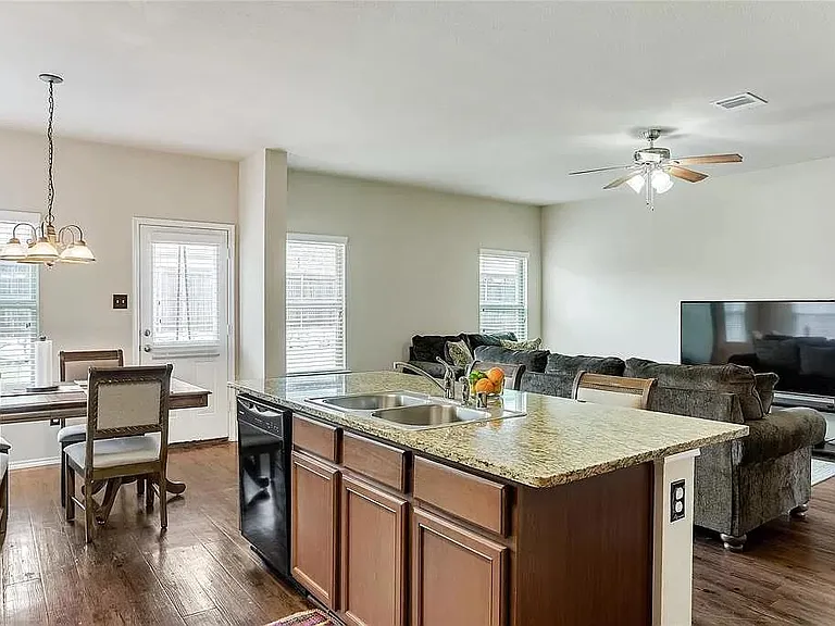 1402 Bent Grass Dr — Photo 28
