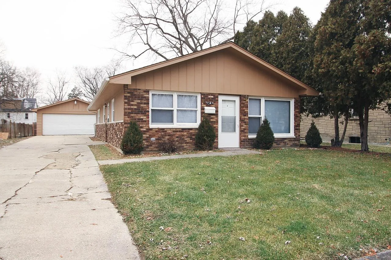 3520 Green St photo 1