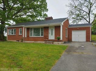 1520 Grove Dr, Pulaski, VA 24301