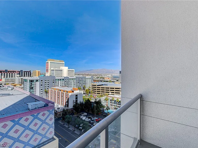 150 Las Vegas Blvd #1205 — Photo 27