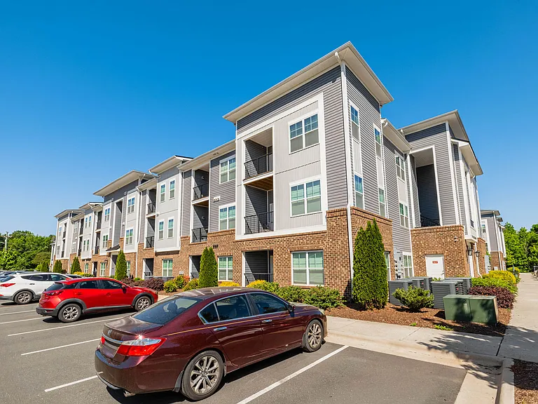 Grand Oaks Apartments — Photo 60