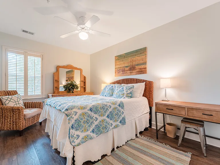 97 N Windward Point Dr #102 — Photo 15