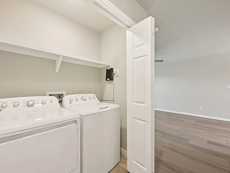258 Plez Morgan Dr #E — Photo 21