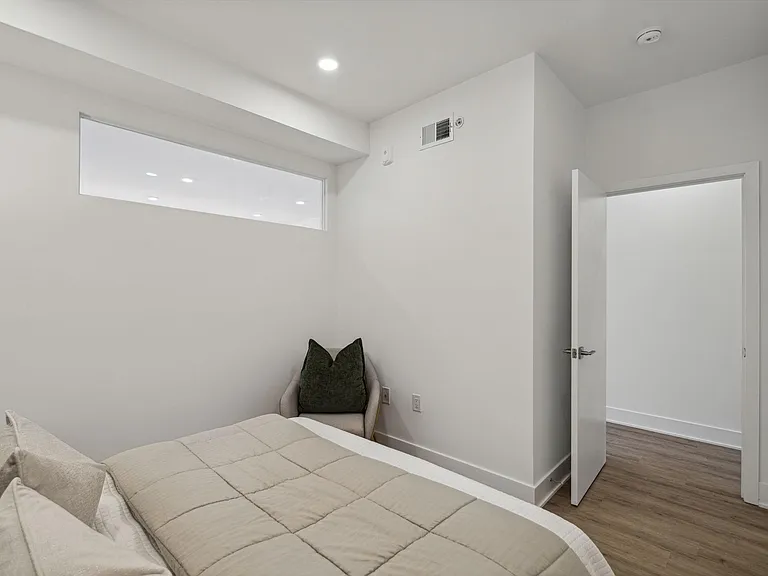 1201 W Girard Ave — Photo 91