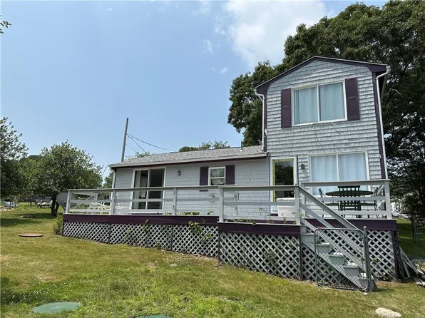 31 2nd St, Prudence Island, RI 02872