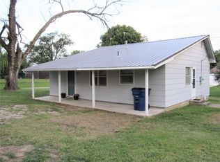 401 E Walnut Ave, Copan, OK 74022