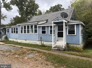 26 11th St, Colonial Beach, VA 22443