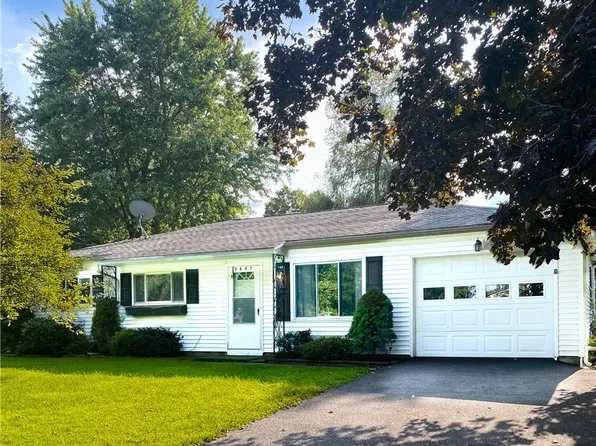 5647 Sweet Briar Ln, Verona, NY 13478
