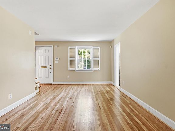 3rd image of 10010 Raynor Rd