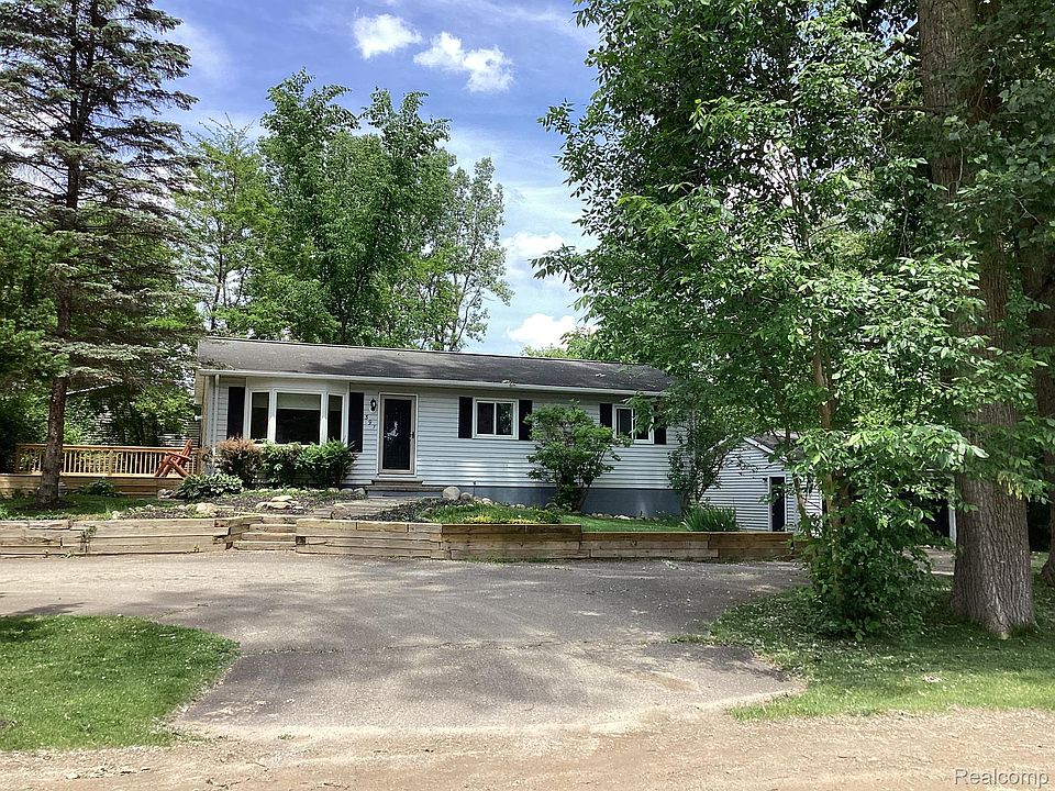 1st image of 391 Northshore Ct