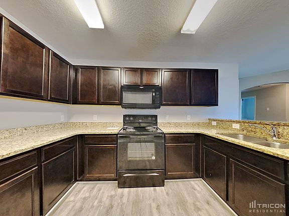4th image of 6274 Manitoba Dr