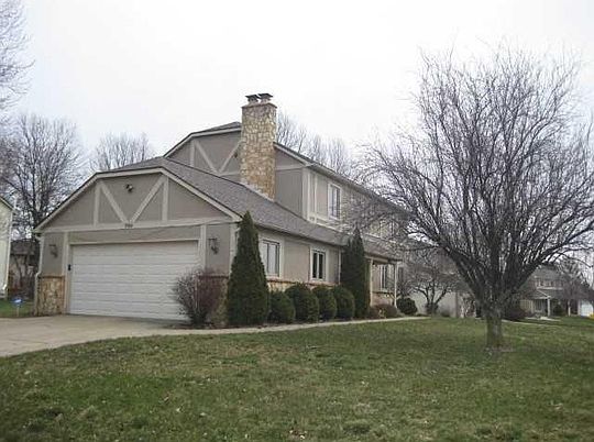 3rd image of 700 Pepper Ct