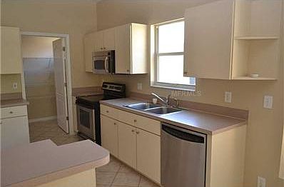 5th image of 14643 Corkwood Dr