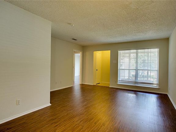 3rd image of 11120 Joymeadow Dr
