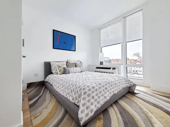 14-01 Broadway image 5 of 10