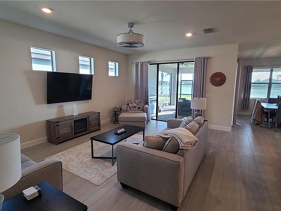 5th image of 19580 Utopia Ln