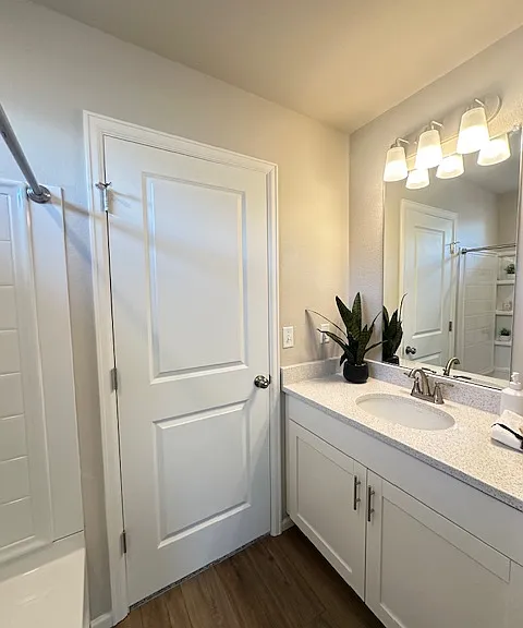 22013 E 38th Pl — Photo 12