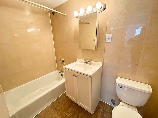 5th image of 1369 1st Ave APT 4D