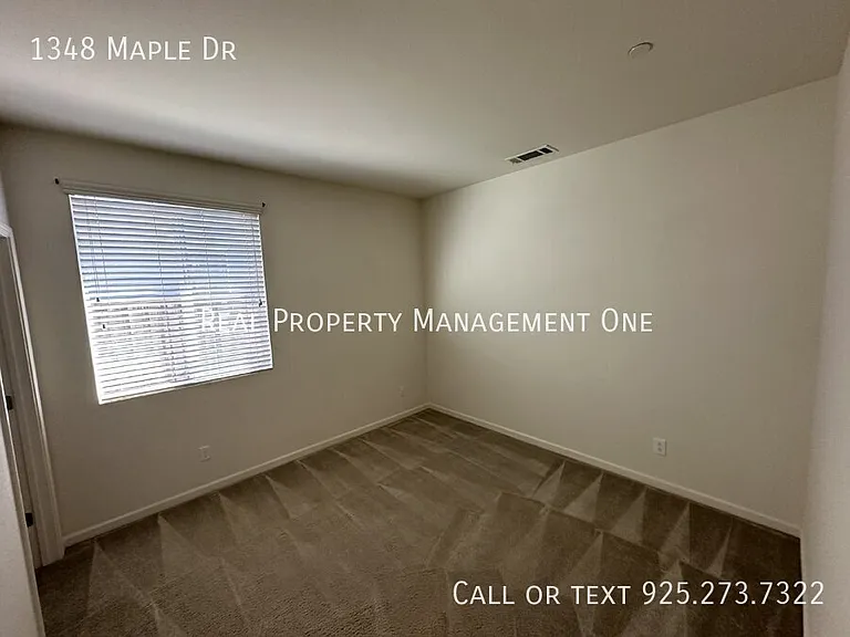 1348 Maple Dr — Photo 16