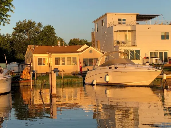 41260 Conger Bay Dr, Harrison Township, MI 48045