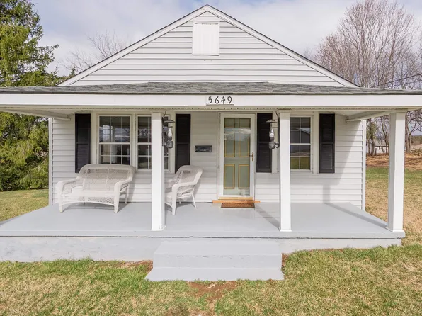 5649 Ingles St, Pulaski, VA 24301