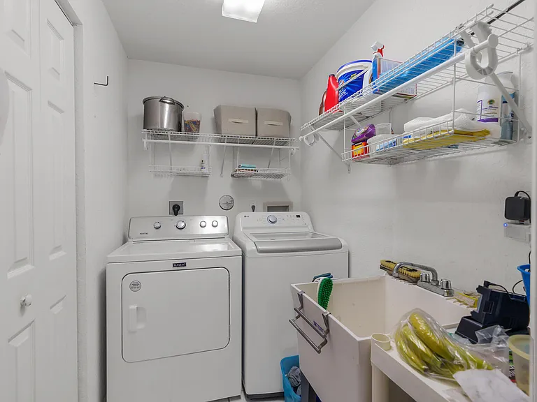5260 Grande Palm Cir — Photo 43