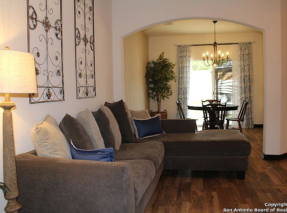 4th image of 26911 Villa Toscana