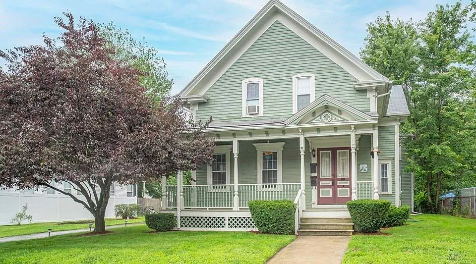 17 Charles St #2