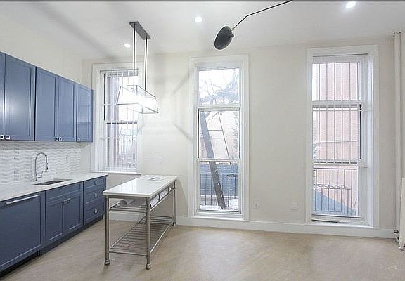 5th image of 473 Tompkins Ave APT 3