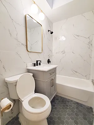 Rented by Realty 2000 Corp | media 14