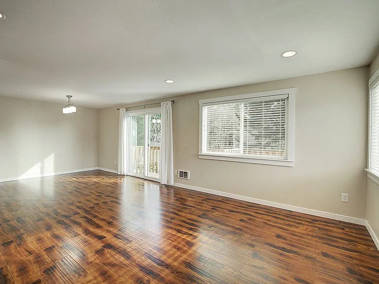 9840 NE 116th Street — Photo 9