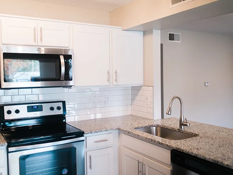 2901-2905 Rollins Rd #2911 — Photo 14