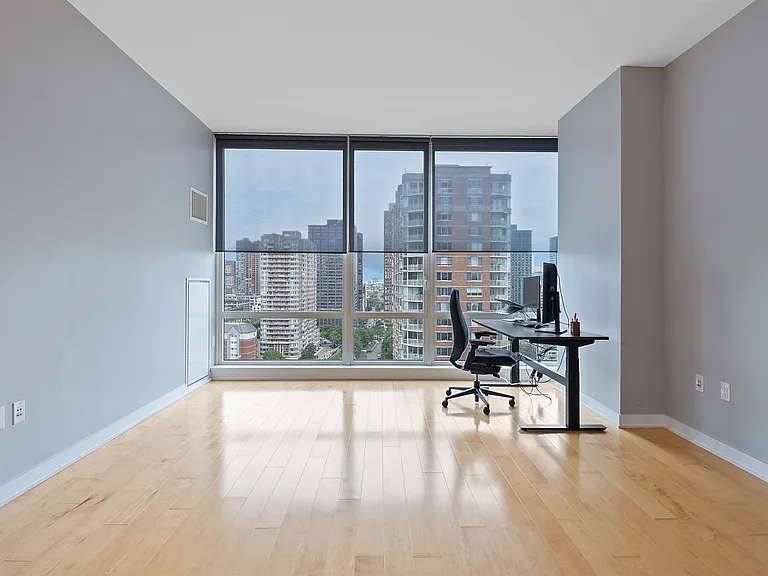 2 2nd St #1807 — Photo 6