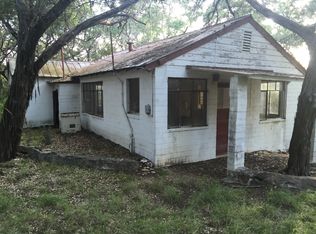 2810 Goat Hill Rd, Lake Hills, TX 78063