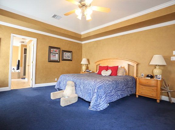 5th image of 20 Emerald Gardens Dr