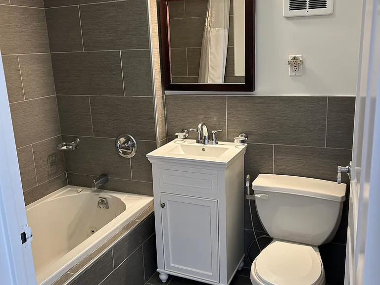 647 Washington Ave #7A — Photo 6