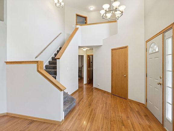 5th image of 988 Tallgrass Dr