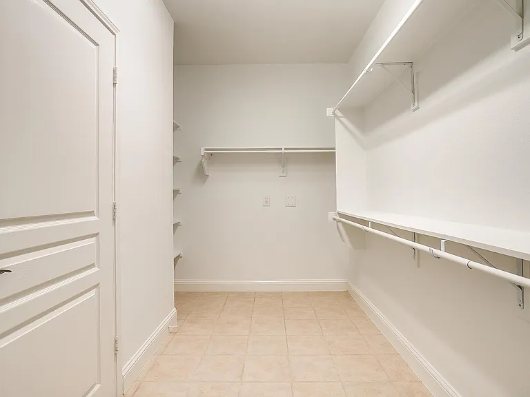 1845 Dexter Ln — Photo 15
