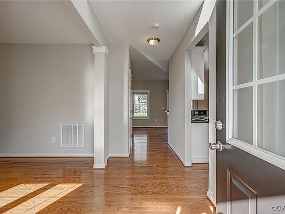 5th image of 2104 Greenwood Ave