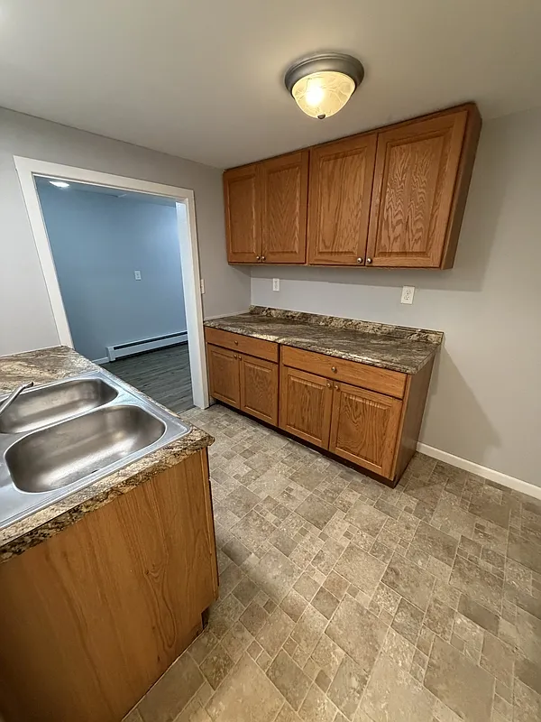 2 bed, 1.0 bath, $1,495 — Photo 2