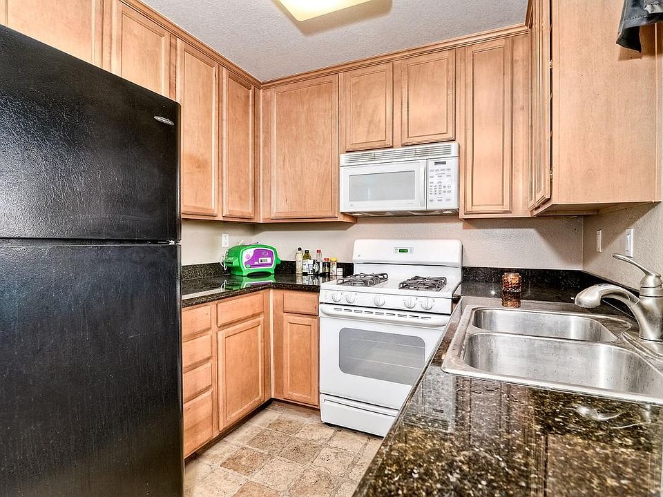 1st image of 521 Calle Montecito Unit 101