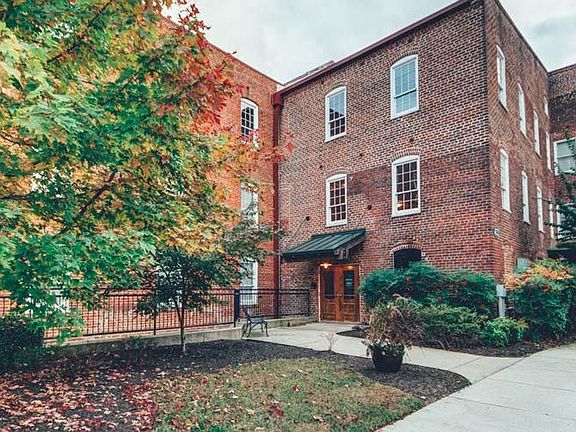 2nd image of 420 High St APT 309
