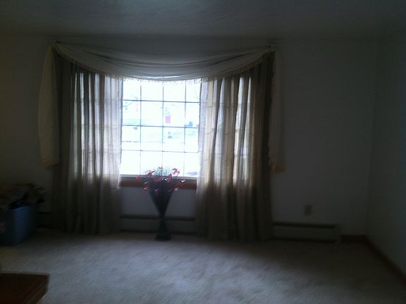 5th image of 8110 Como Ln