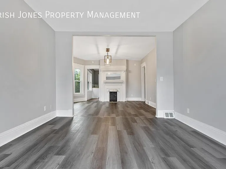 1899 Seneca St #2 — Photo 9