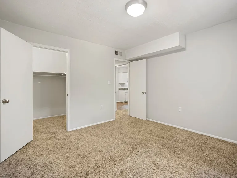 Overbrook Place Apartments — Photo 27