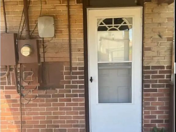 3rd image of 1570 N Newton St