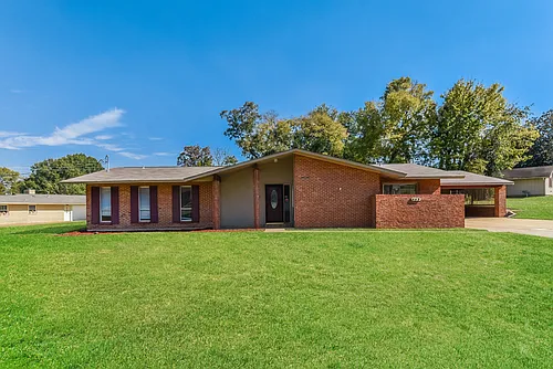 463 Larkwood Dr Photo 1
