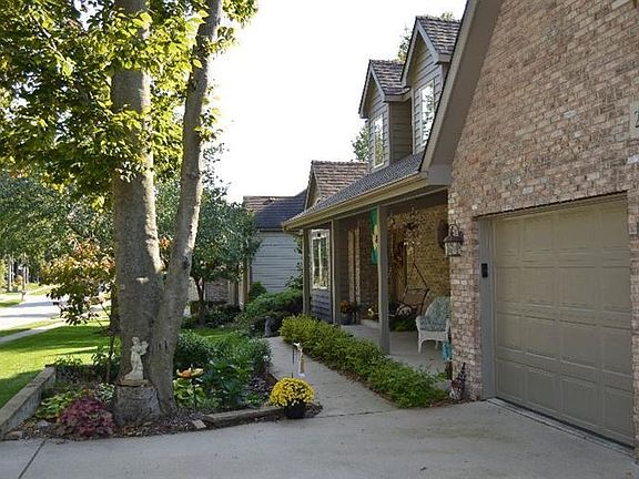 3rd image of 2505 Blue Mound Dr