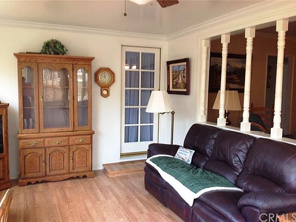 3rd image of 10364 Scott Ave